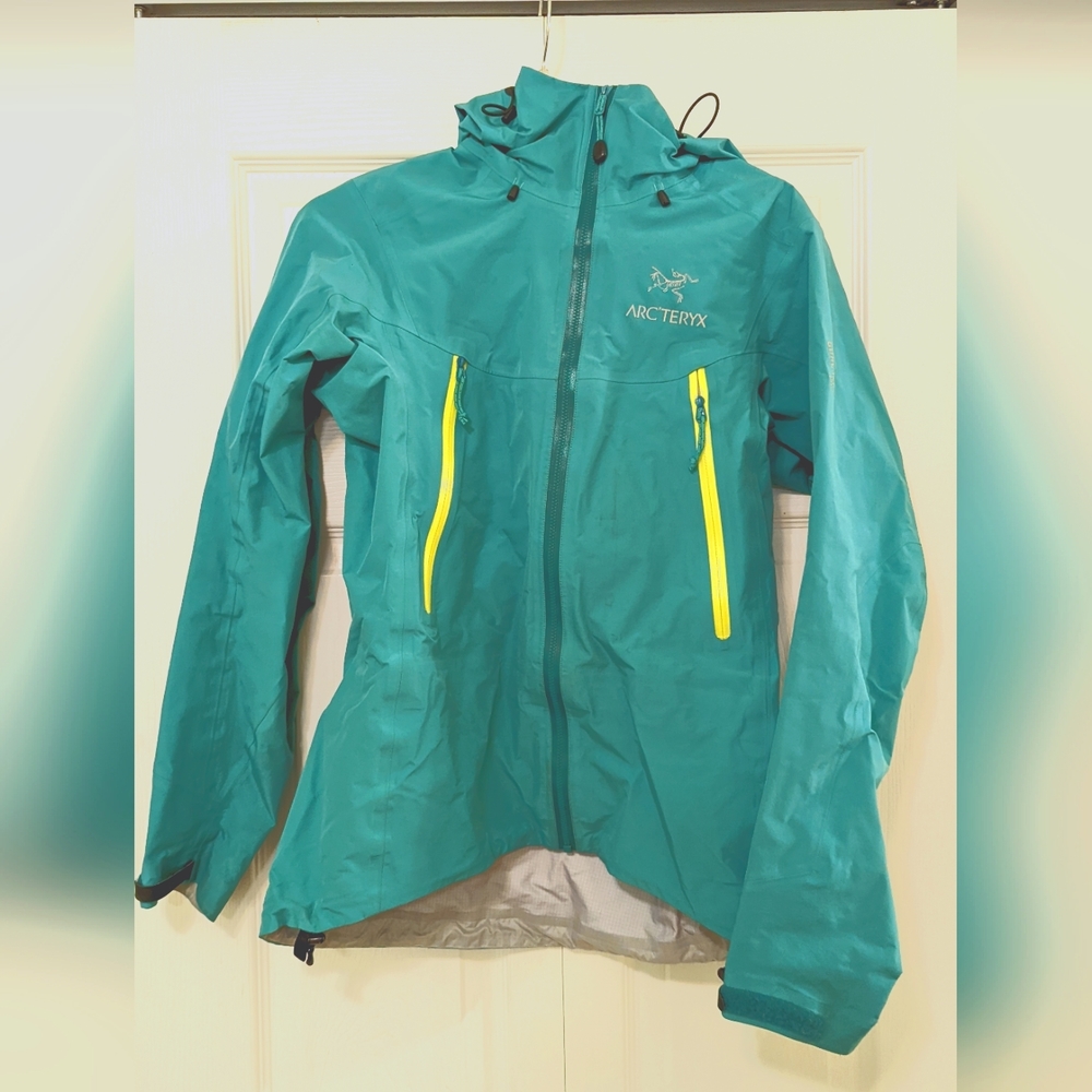 Arc'teryx Beta SV